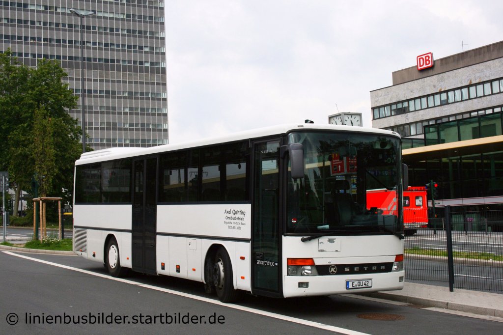 Axel Quintig Omnibusbetrieb (E QU 45).
Aufgenommen am HBF Essen, 24.6.2011.