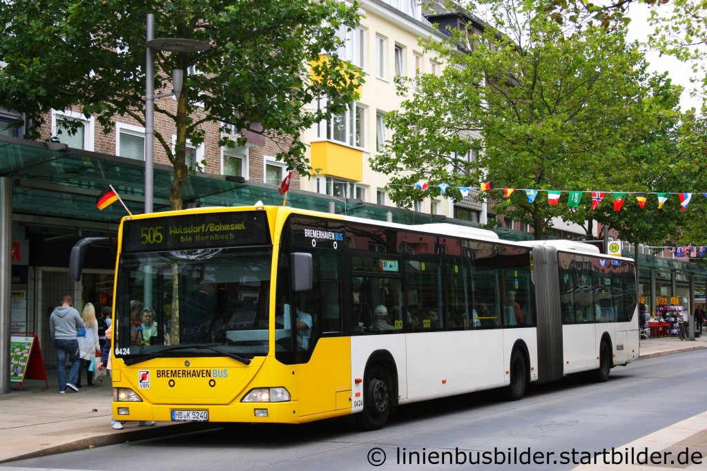 Bremerhaven Bus 0424.
Aufgenommen in Bremerhaven Stadtmitte, 30.7.2011.