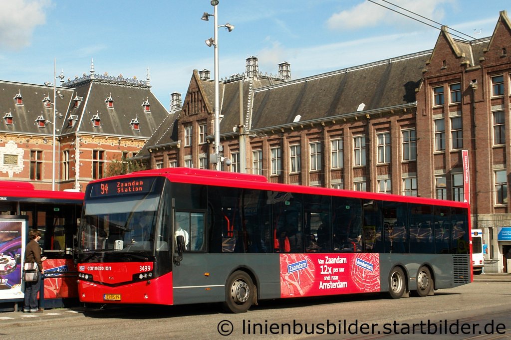Connexxion 3499.
Aufgenommen am Bahnhof Amsterdam Central, 15.9.2011.