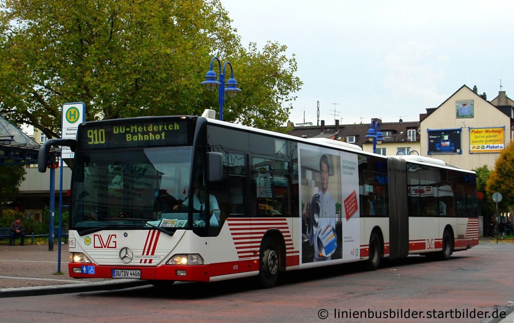 DVG 415 (DU DV 4406) mit TB fr VRR Abo Tickets.
Aufgenommen in Duisburg Marxloh am 30.9.2010.