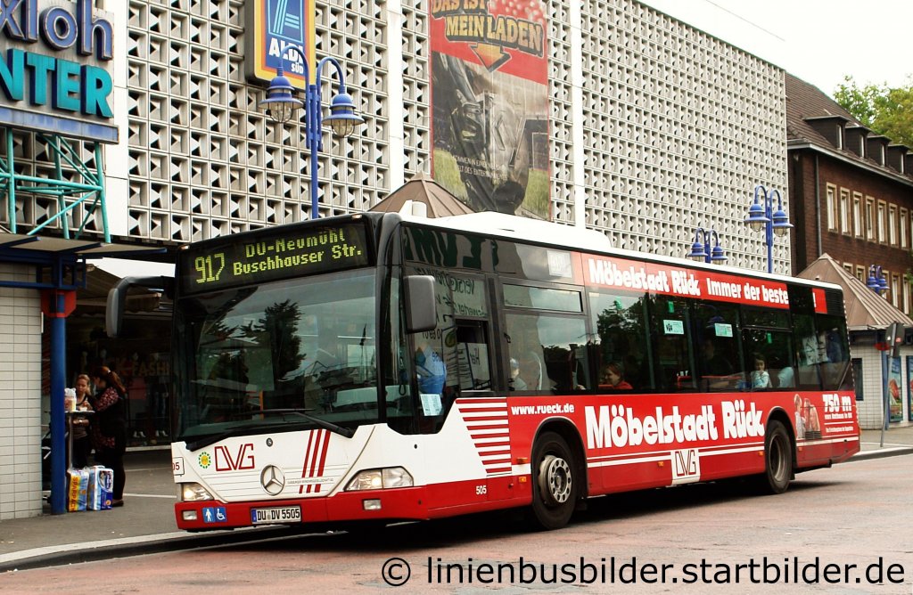 DVG 505.
Der Bus fhrt mit der Linie 917 nach DU-Neumhl.
Aufgenommen an der Haltestelle Pollmann, 17.9.2011.