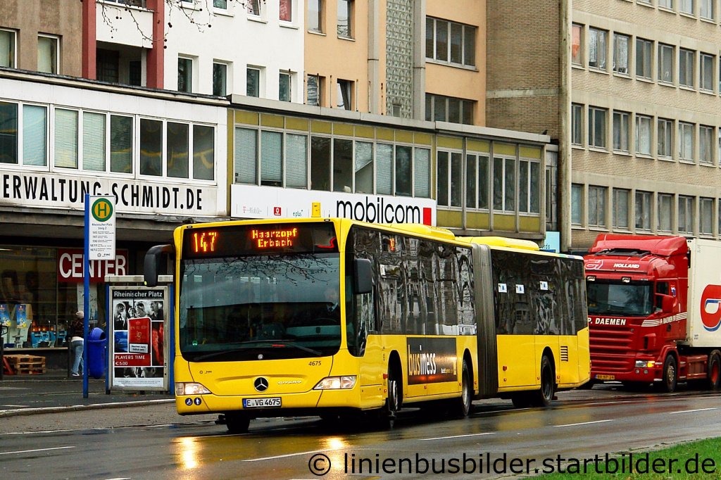 EVAG 4675 ist mit der Linie 147 auf den Weg nach Haarzopf.
Aufgenommen am Viehofer Platz,6.1.2012.
