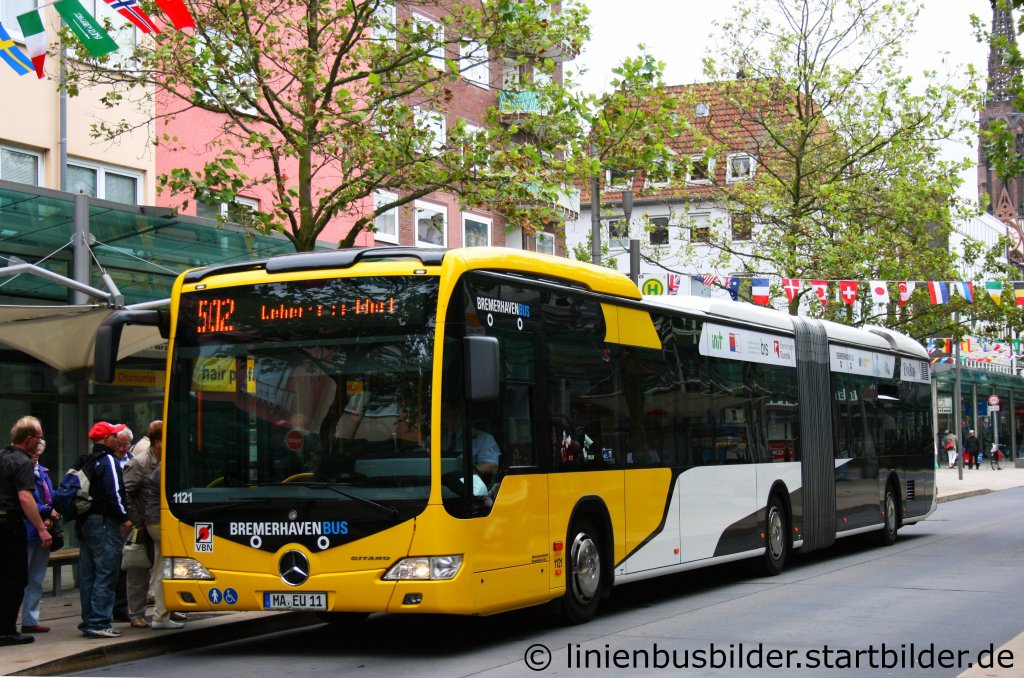 Hier ist mal wieder der W-Lan Bus zu sehen.
Aufgenommen in Bremerhaven Stadtmitte, 30.7.2011.