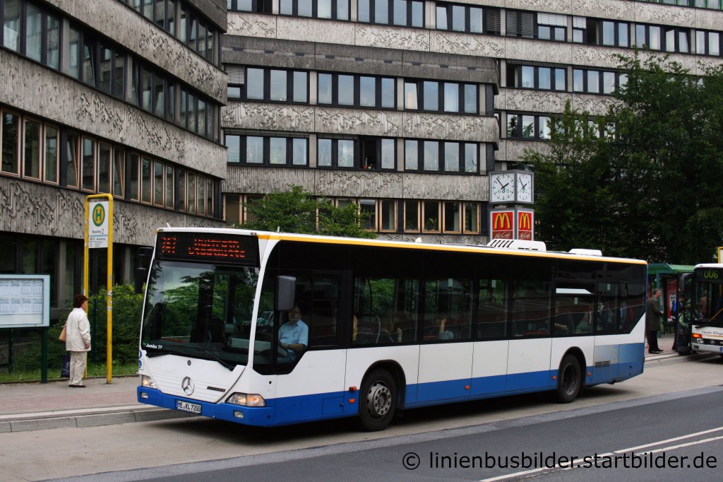 Klingenfu Jumbo 72 Ex Veolia Transport Niederlande 5412 (BP SL 49).
Aufgenommen am Postamt in Velbert, 21.6.2011.