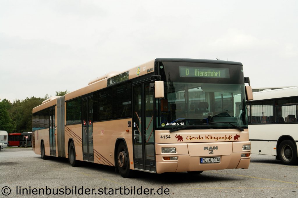 Klingenfuss (ME KL 1013).
Der Bus kommt aus Luxenburg.
Er war dort bei Emyle Weber im Einsatz.
Aufgenommen in Velbert,26.9.2011.