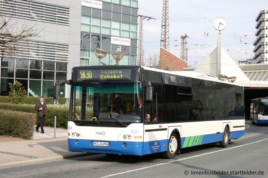 Niag 4704 (WES A 4704).
Aufgenommen am HBF Duisburg,25.3.2010.