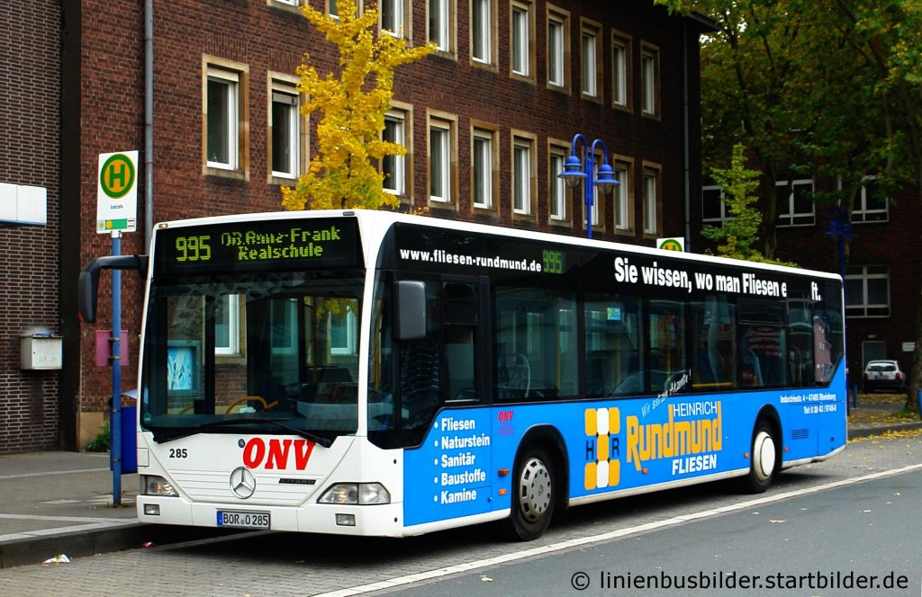 ONV 285 (BOR O 285) mit Werbung fr Rundmund Fliesen.
Aufgenommen in Duisburg Marxloh am 30.9.2010.