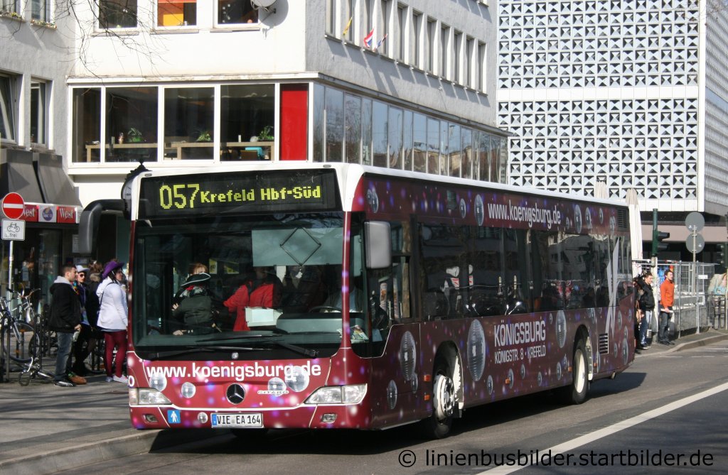 Rath Reisen (VIE EA 162) mit Werbung fr Knigsburger.
Aufgenommen an der Rheinstrasse in Krefeld am 6.3.2011.