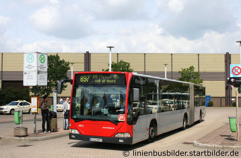Rheinbahn 6873 (D GJ 6873).
Aufgenommen an der Messe Dsseldorf am 13.5.2011.