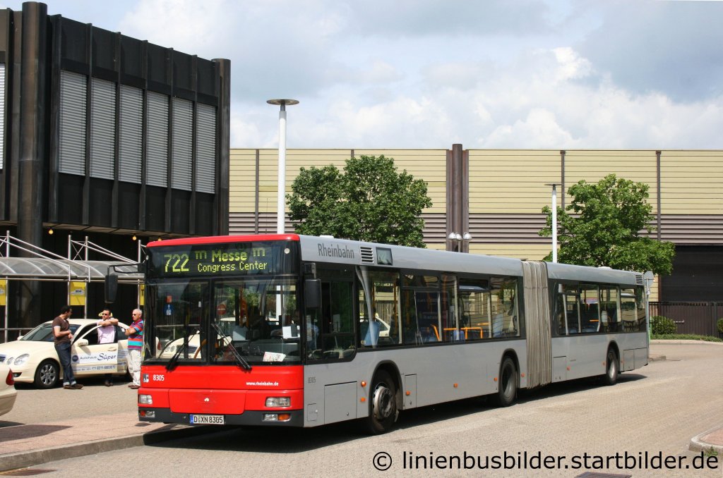 Rheinbahn 8305 (D XN 8305).
Aufgenommen an der Messe Dsseldorf am 13.5.2011.