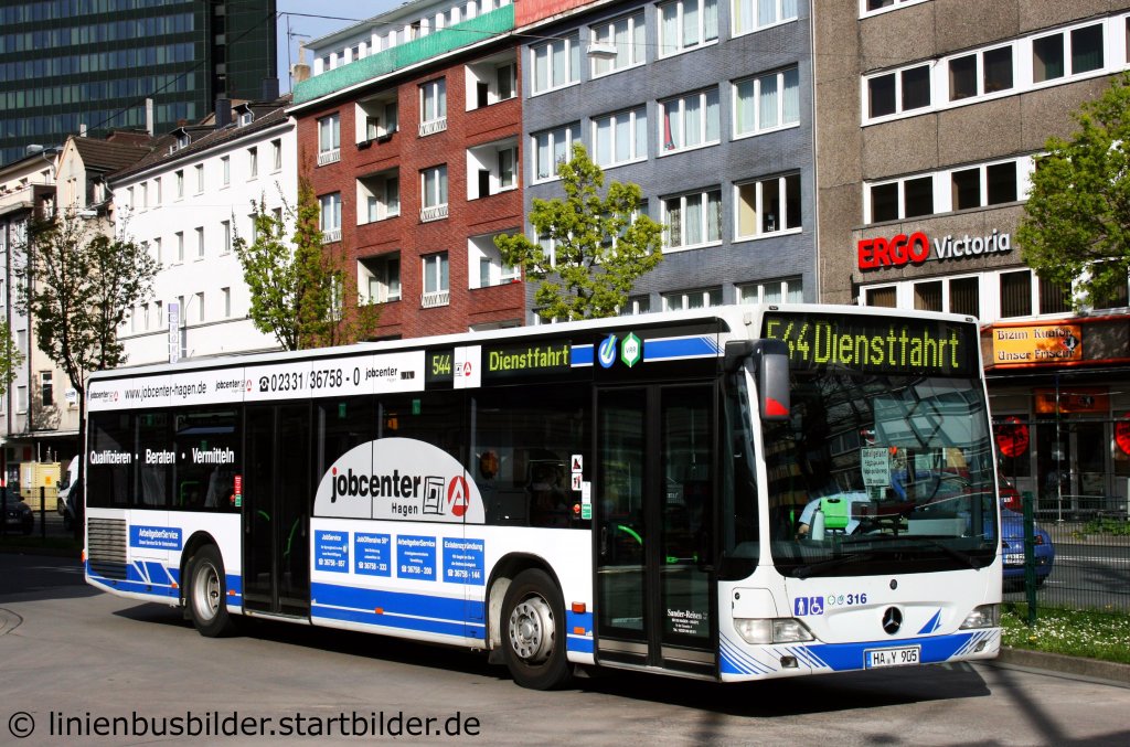 Sander Reisen 316.
Der Bus macht Werbung fr das Jobcenter Hagen.
Aufgenommen am Sparkassen Karree, 9.4.2011.