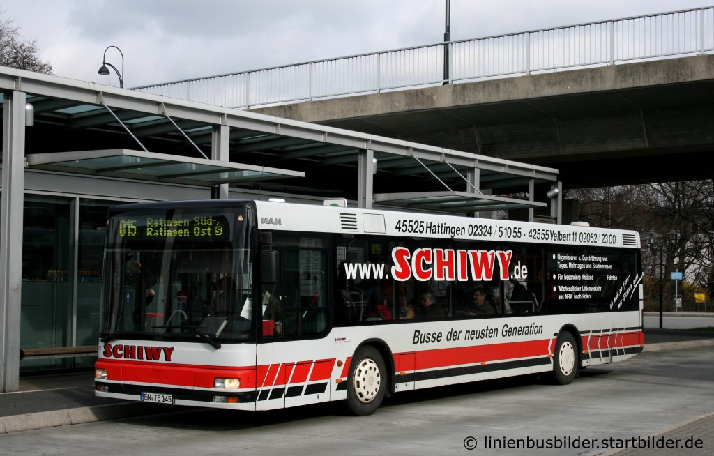 Schiwy 9122 (EN TE 145).
Aufgenommen am Bahnhof Ratingen Ost,13.3.2011.