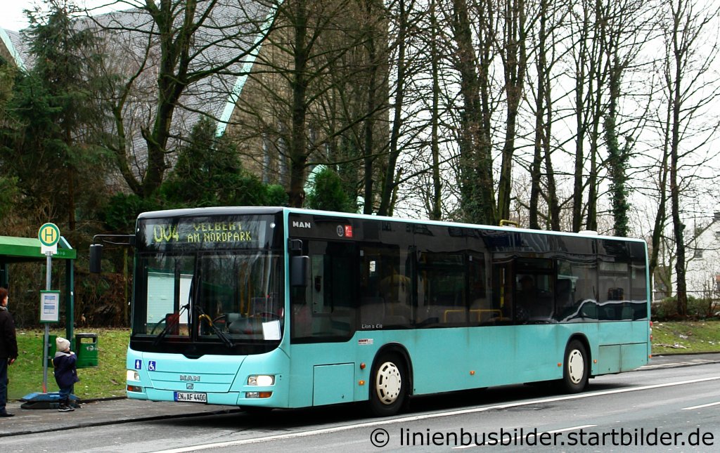Schiwy (EN AF 4400).
Der Bus wurde aus Polen beschafft.
Aufgenommen in Velbert an der Christuskirche am 15.1.2011.