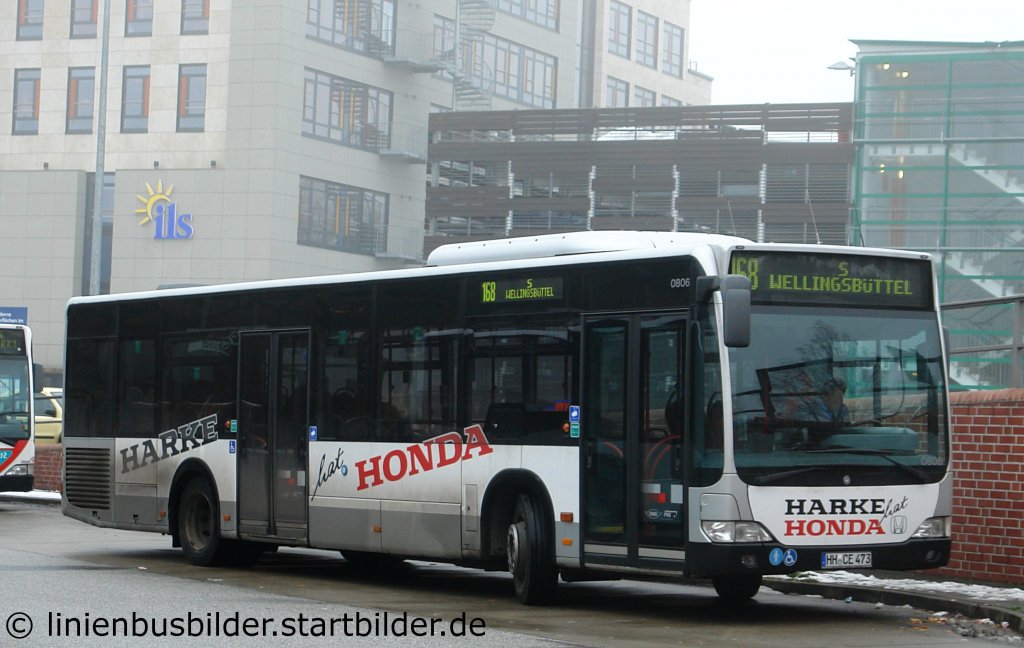 VHH 0806 (HH CE 473) mit Werbung fr Honda.
Aufgenommen am ZOB Rahlstedt, 7.12.2010.
