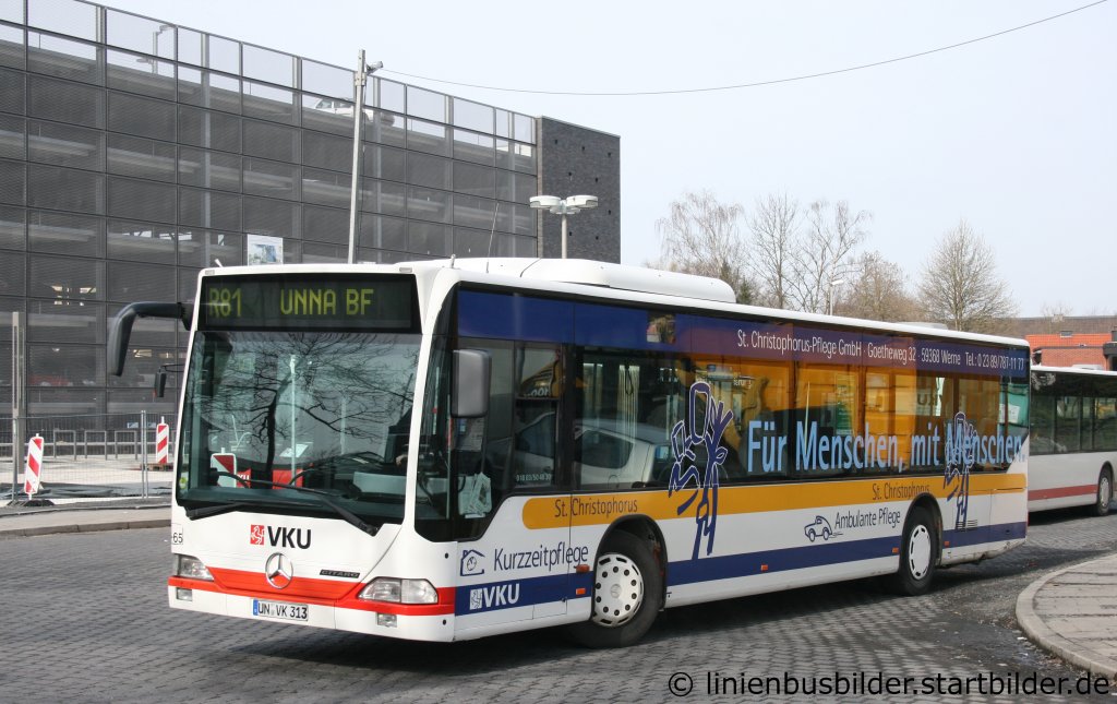 VKU (UN VK 313) macht Werbung fr ST. Christophorus Pflege.
Aufgenommen am Bahnhof Kamen, 12.3.2011.
