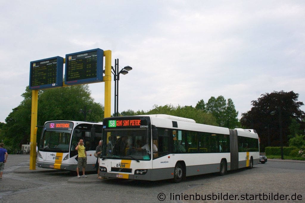 Wagen 220340 fhrt fr einen Subunternehmer im Auftrag fr De Lijn.
Aufgenommen am Bahnhof Brgge, 8.5.2011.