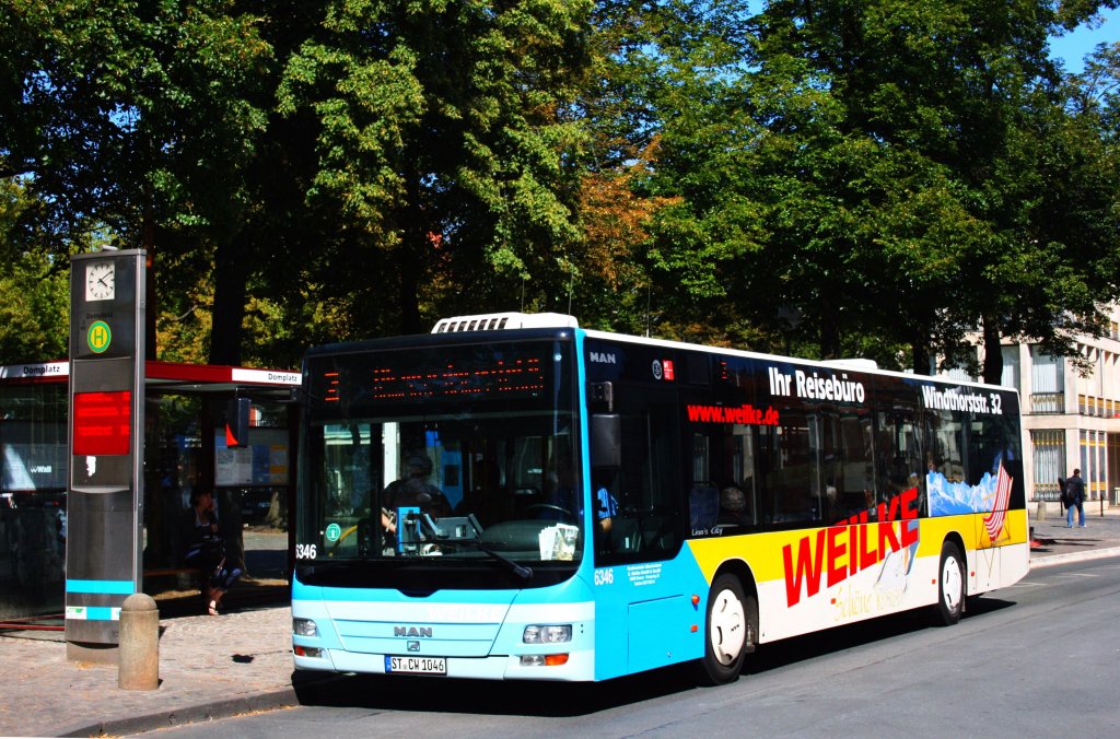 Weilke Reisen (ST CW 1046) mit Weilke Eigenwerbung.
Aufgenommen am Domplatz in Mnster, 5.7.2011.