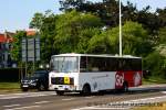 Das ist einer von den vielen Schulbussen die in De Haan und umgebung fahren.Bei dem Bus handelt es sich um ein Mercedes Benz/Jonkheere.