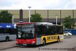 man-niederflurbus-3-generation-lions-city/157471/rheinbahn-7574-d-nm-7574-mit Rheinbahn 7574 (D NM 7574) mit Jont the Buzz Werbung.
Aufgenommen an der Messe Dsseldorf am 13.5.2011.