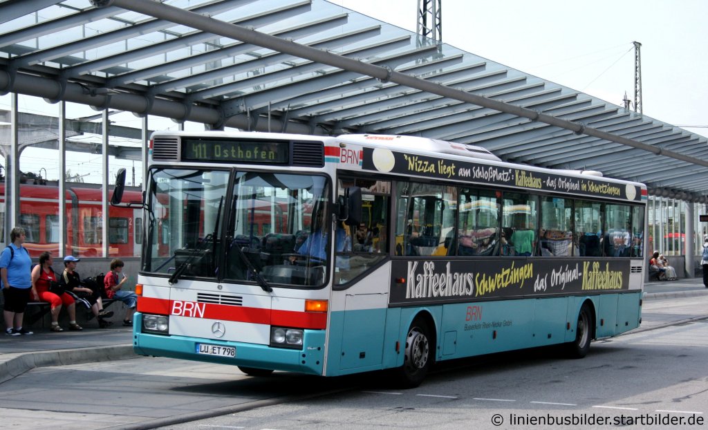 BRN (LU ET 798).
Der Bus wirbt fr das Keffehaus Schwetzingen.
Aufgenommen am ZOB Worms, 30.6.2010.