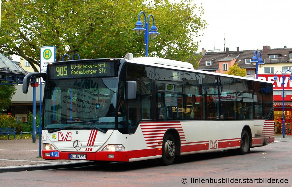 DVG 211 (DU DV 3211).
Aufgenommen in Duisburg Marxloh am 30.9.2010.