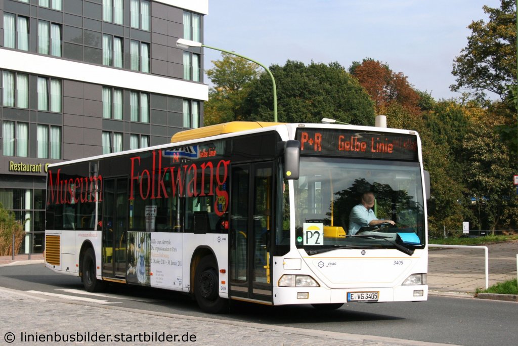 EVAG 3405 (E VG 3405) mit Werbung fr das Museum Folkwang.
Aufgenommen vor der Grugahalle in Essen, 7.10.2010.