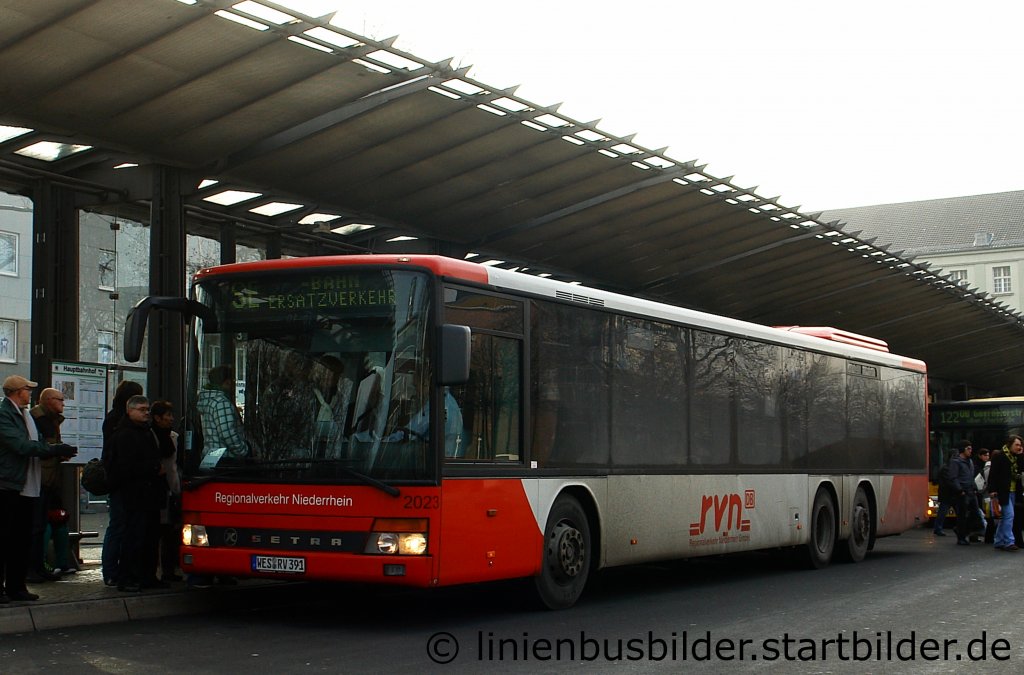 RVN 2023 (WES RV 391) fuhr am 28.1.2012 SEV zwischen Wesel und Oberhausen.
