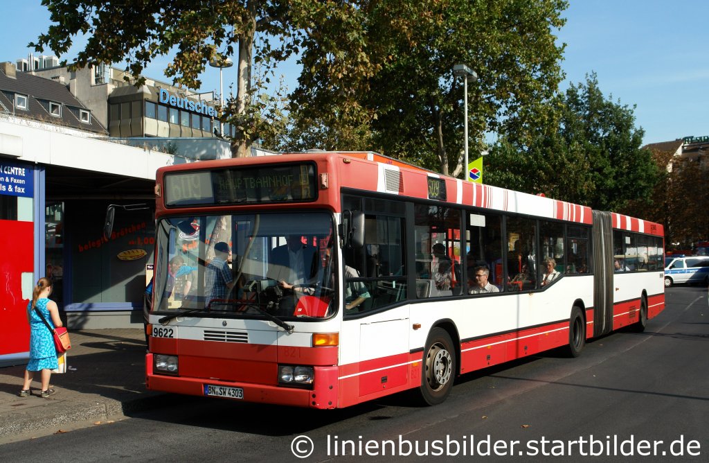SWB 9622 kommt aus Aachen und ist dort fr die ASEAG gefahren mit der Nummer 821.
Aufgenommen am HBF Bonn am 3.10.2011.