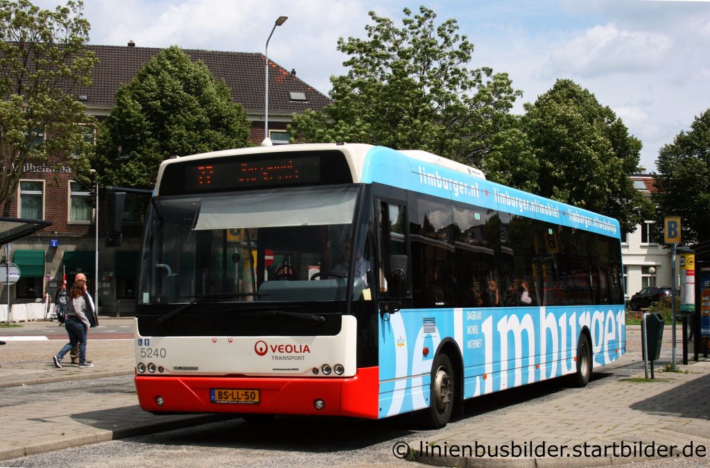 Veolia Transport 5240 wirbt fr Limburger.nl.
Aufgenommen am Bahnhof Venlo Central, 23.6.2011.