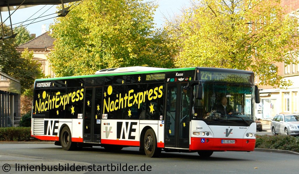 Vestische 2409 (RE VS 2409) mit Werbung fr den Nacht Express.
Aufgenommen am HBF Recklinghausen, 23.10.2010.