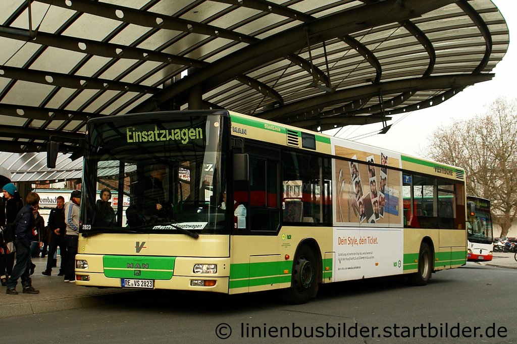 Vestische 2823 Ex HCR 21 (HER CR 21).
Nach kurzer Pause geht es weiter als E-Wagen.
Aufgenommen am HBF Recklinghausen, 18.1.2012