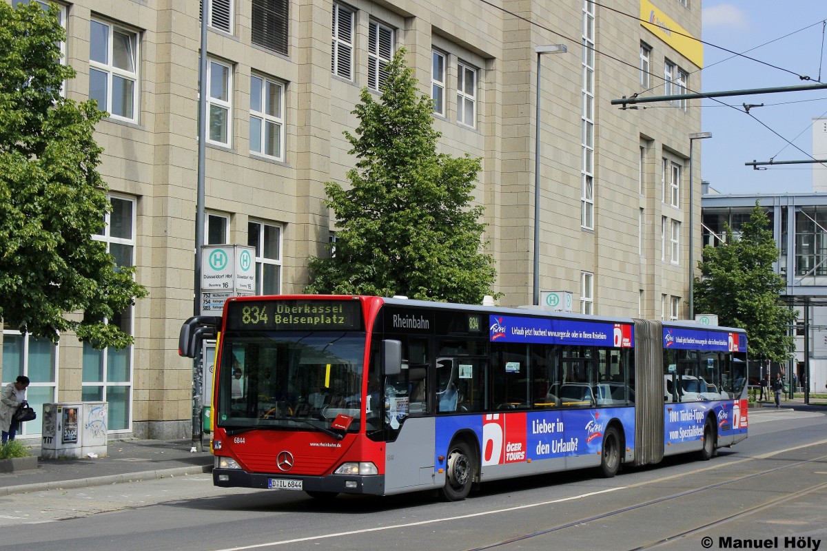 Rheinbahn 6844 wirbt für Öger Tours.
Aufgenommen am 27.5.2013 am HBF Düsseldorf.