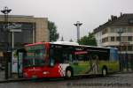 Stadtwerke Osnabrck 877.
Der Bus wirbt fr den Freizeit Bus.
Aufgenommen am HBF Osnabrck, 30.7.2011.